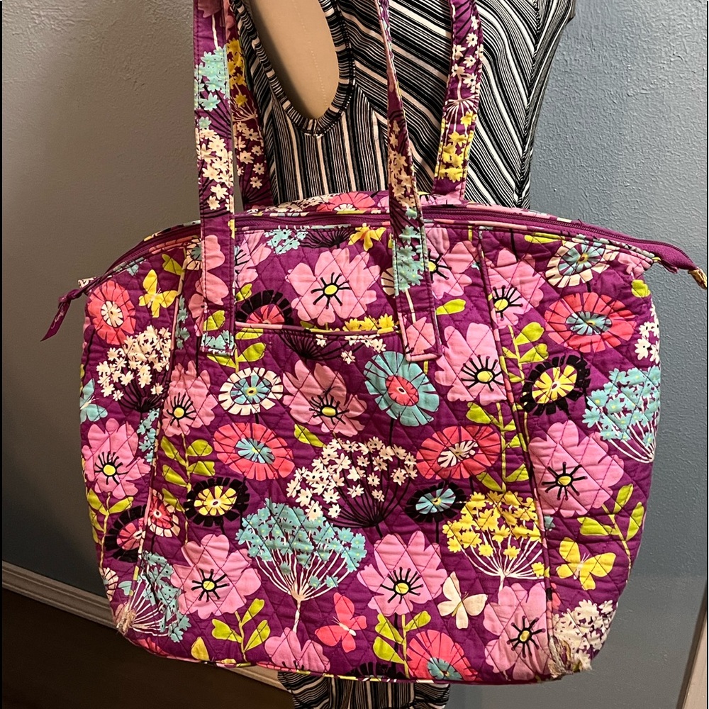 Vera Bradley "GET CARRIED AWAY TOTE" in Flutterby (Retired Pattern)